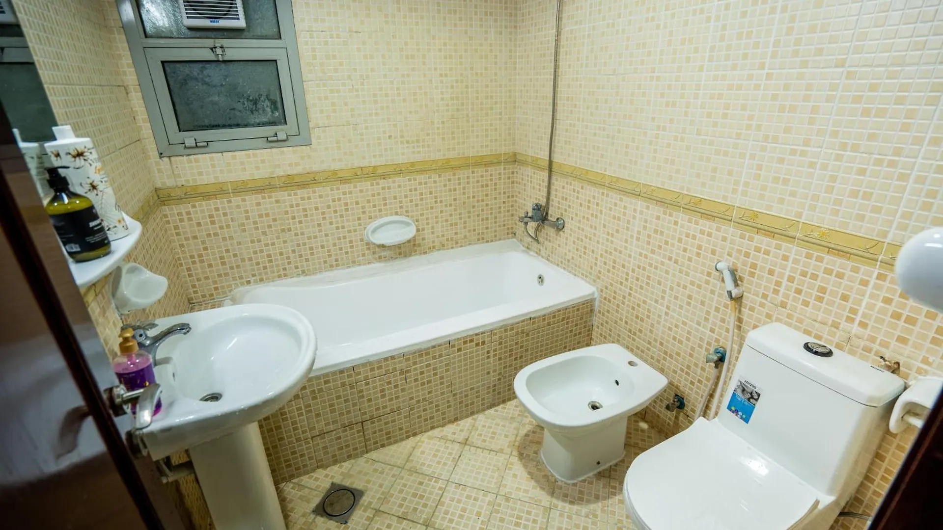 Tourist Family And Couple Rooms Abudhabi Baith Al Jannah Llc أبو ظبي منزل للإقامة